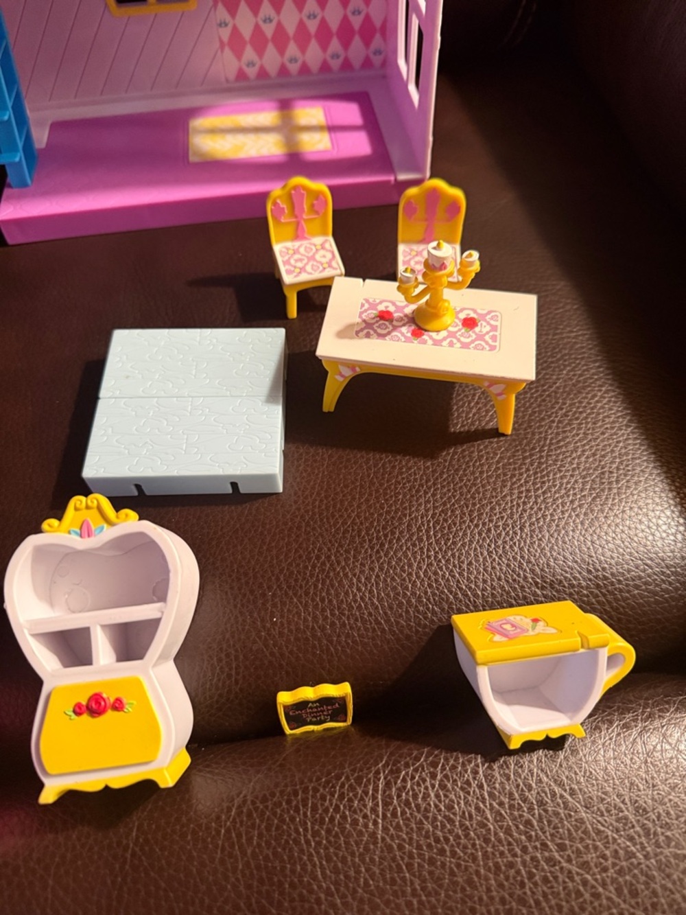 Disney Shopkins Moose Happy Places Minnie Mouse Waffle Kitchen And Belle Set - Picture 14 of 14
